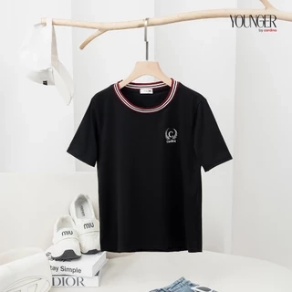 Áo phông nữ YOUNGER BY CARDINA chất liệu cotton kiểu dáng bo cổ có hình đính ngực 5YATC05