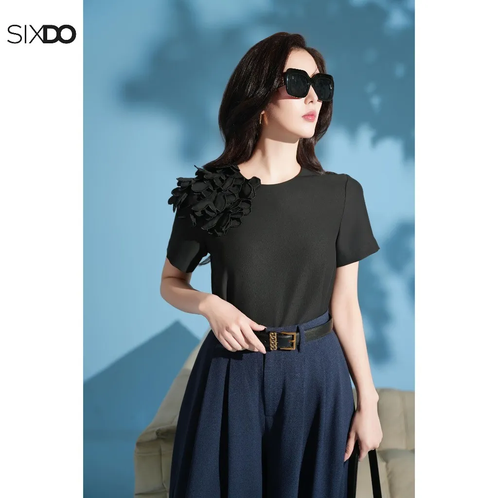 Ảnh Áo đen nữ cộc tay hoa 3D SIXDO (Black 3D Flower Woven Blouse) 2