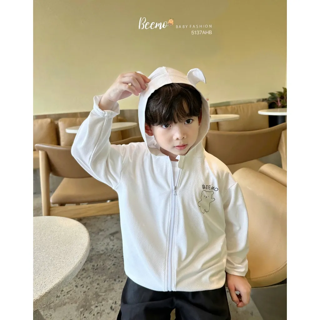 Ảnh Áo khoác chống nắng Beemo in hình gấu dễ thương vải thun lạnh thoáng mát cho bé trai từ 9-24kg 5137AHB 1