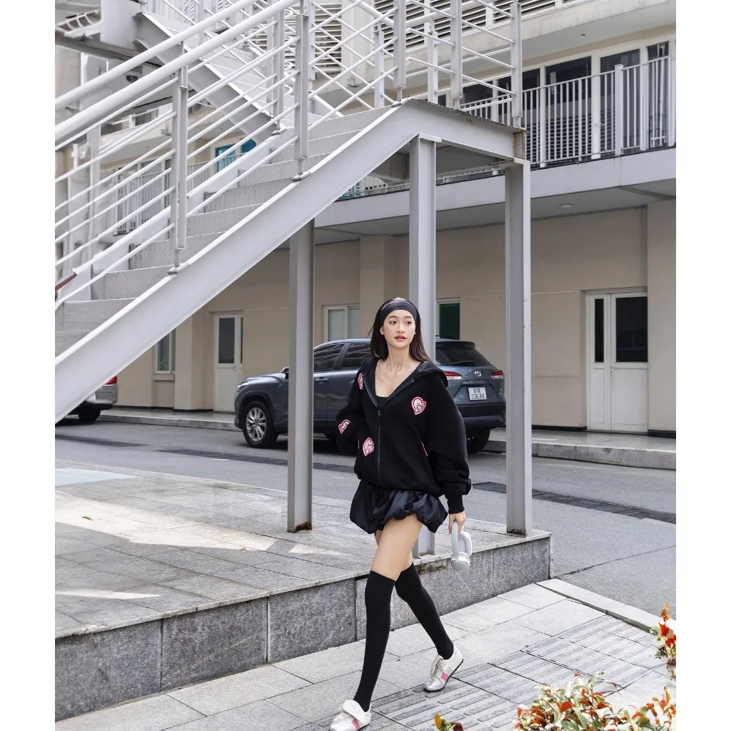 Ảnh Áo Khoác Nỉ Hoodie Zip Đen Thêu Trái Tim Brand TSUN Chính Hãng Lovely UNISEX, Oversize, Streetwear 3