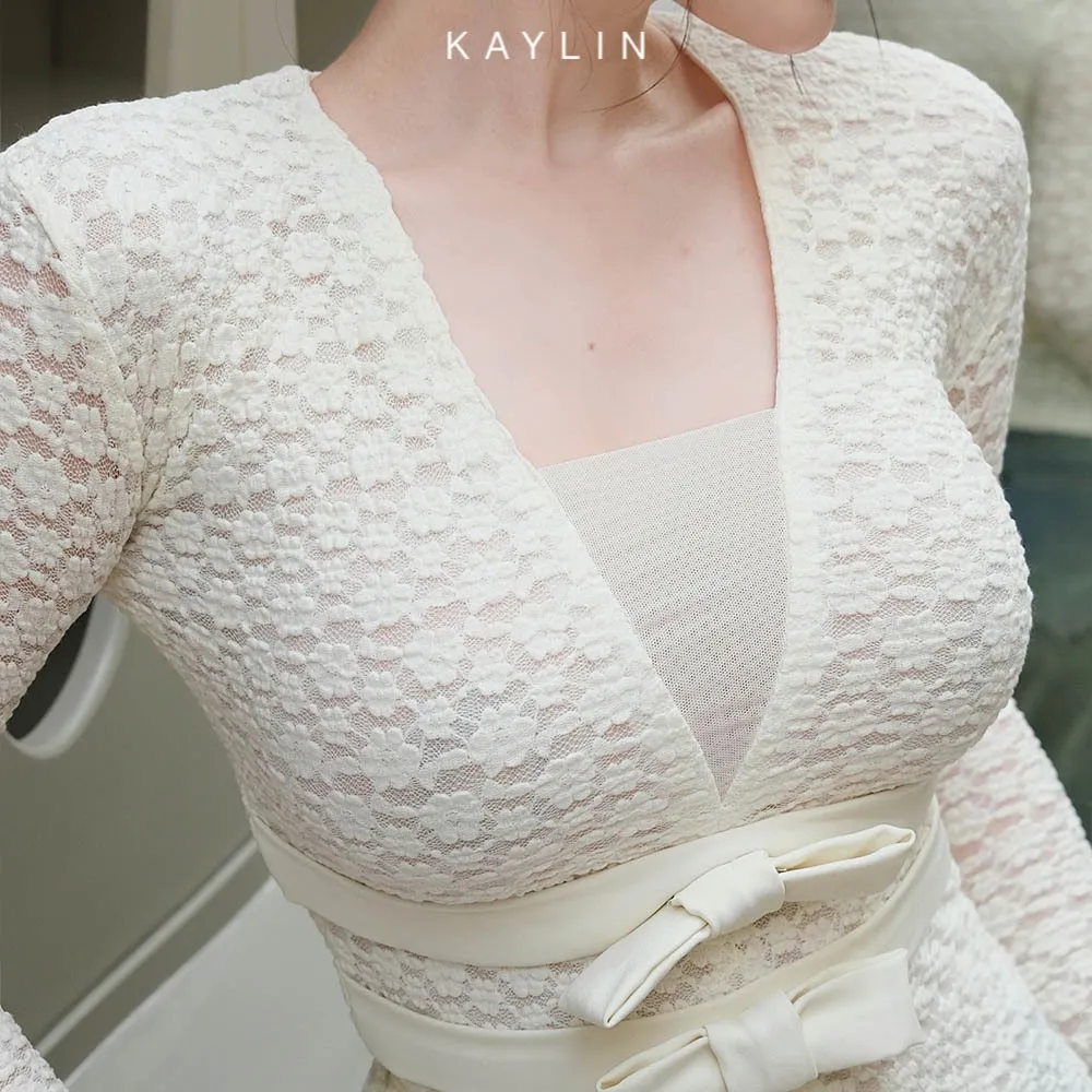 Ảnh Áo kiểu KAYLIN tay dài phối ren họa tiết hoa mai chất vải thun ren co giản phong cách - N2438 3