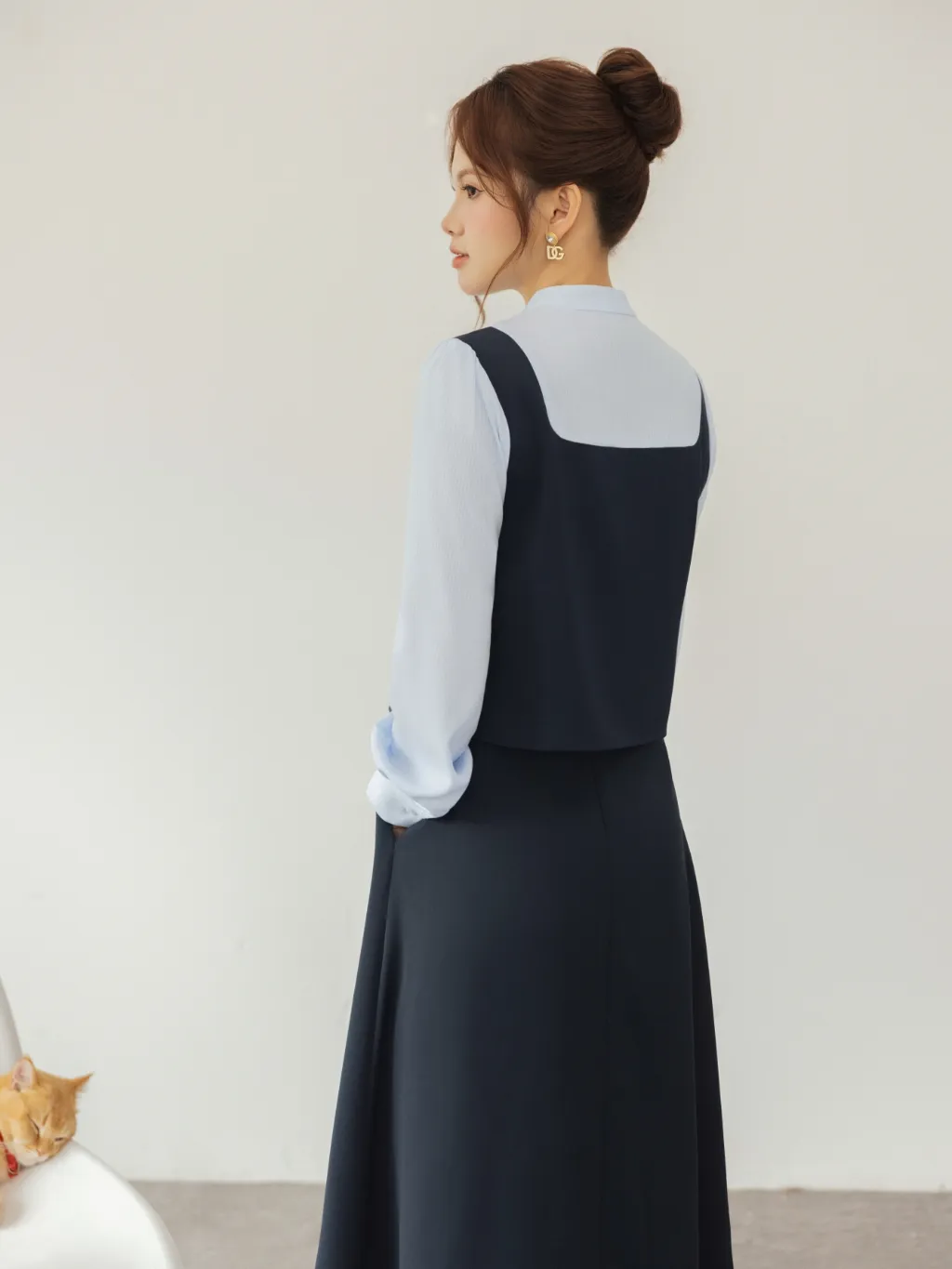 Ảnh Áo nữ dáng yếm crop màu đen và xanh than phối sơ mi cổ nơ dài tay YAME YA606 3