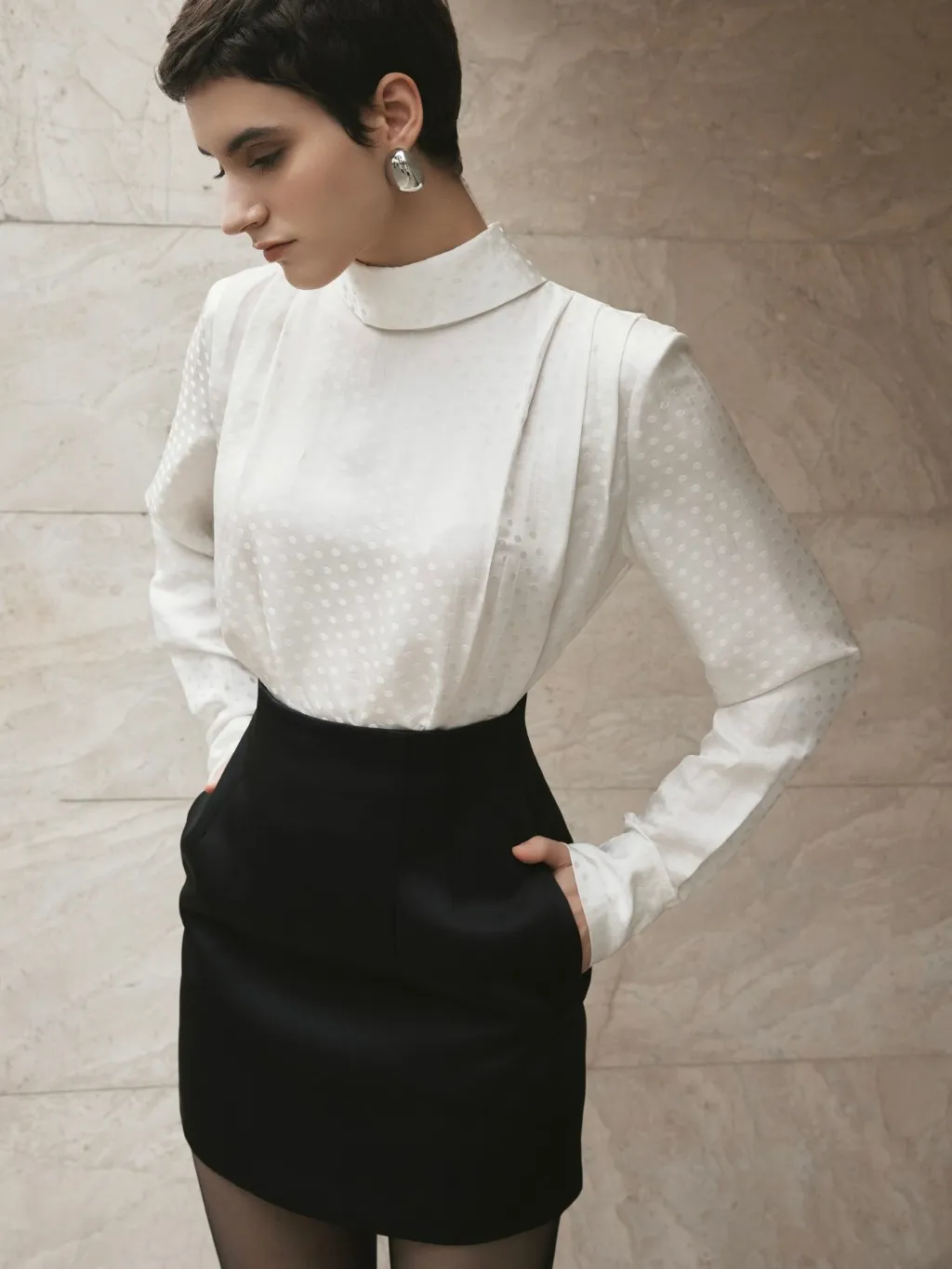 Ảnh Áo sơ mi chấm bi trắng Calista Silk Blouse HUONG BOUTIQUE HBSM1165 3