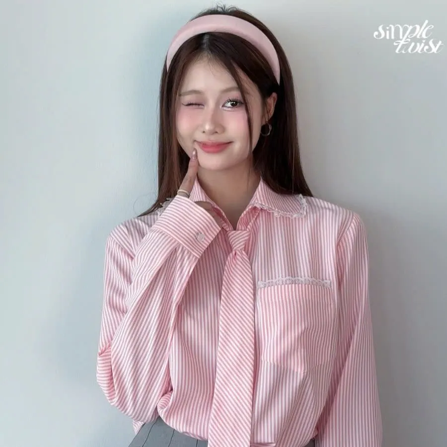 Ảnh Áo sơ mi kẻ sọc kèm cà vạt tay dài màu xám và hồng Sweetheart Top thanh lịch công sở - Simple Twist 1