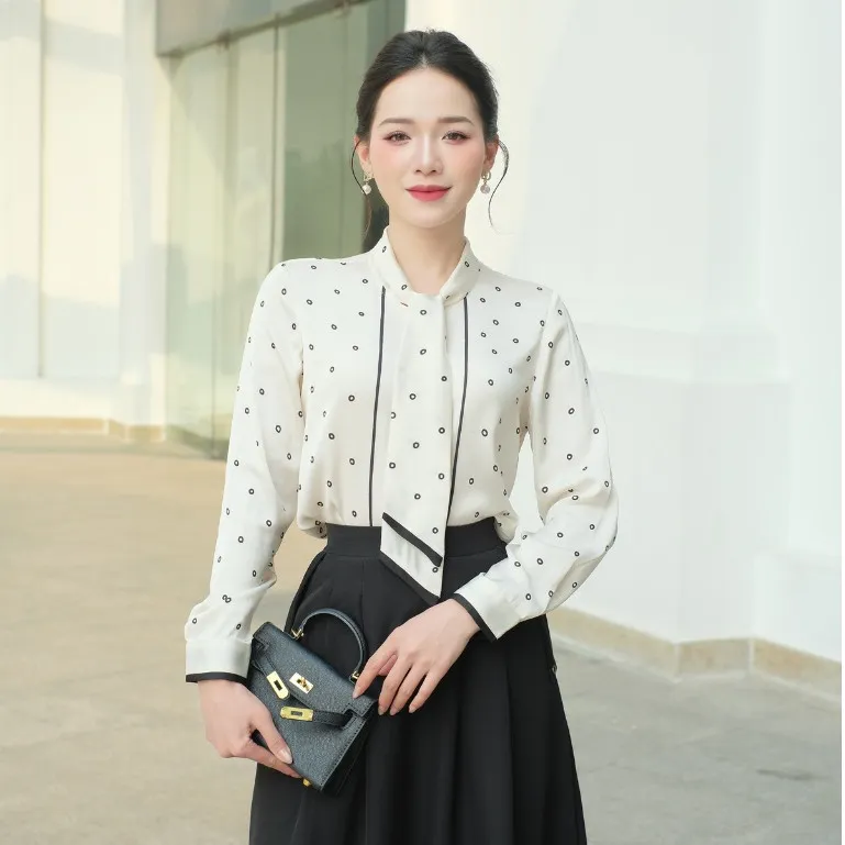 Áo Sơ Mi Lụa Công Sở Nữ LAMER L61H25Q007 Dáng Suông Phối Nơ Thanh Lịch