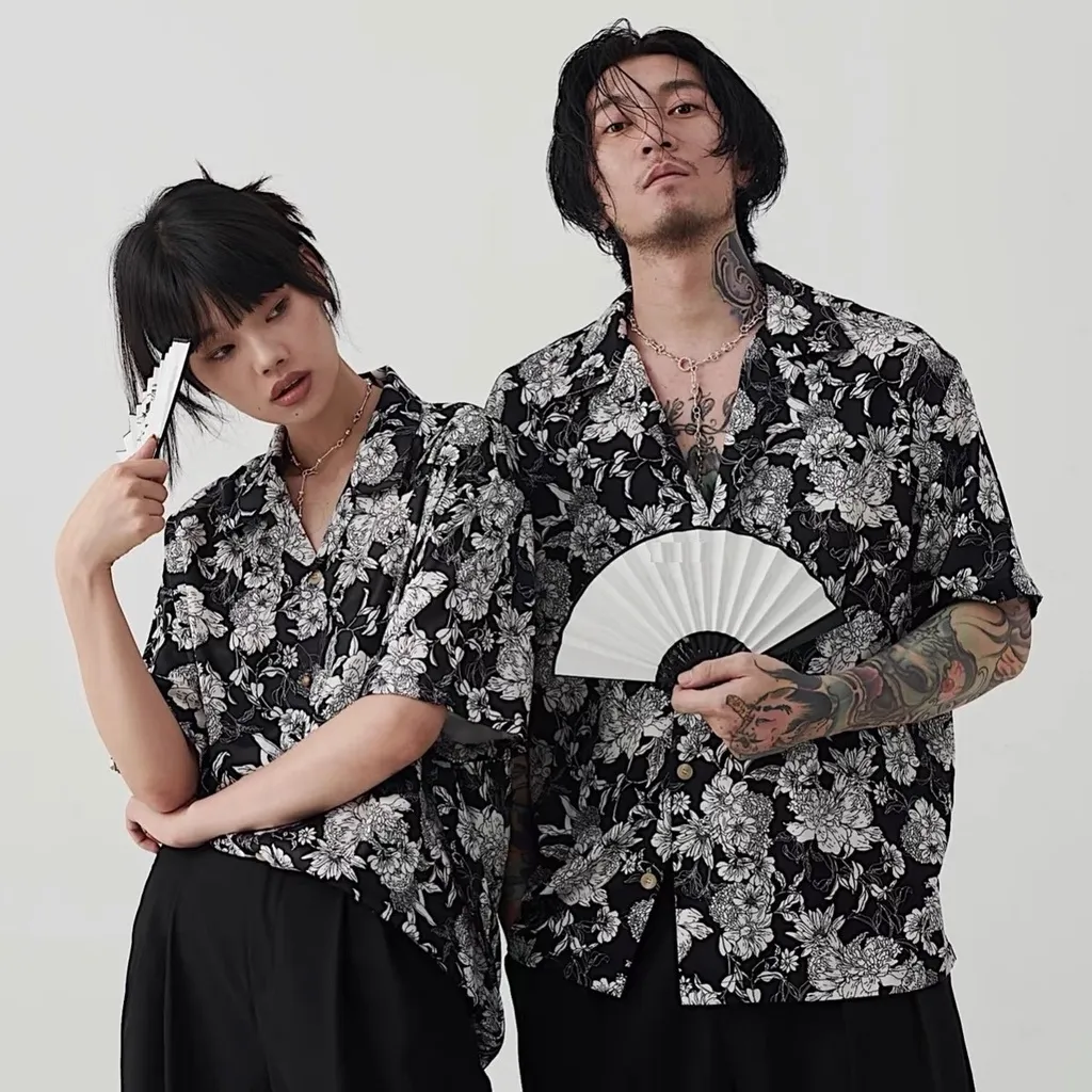 Ảnh Áo sơ mi nam hoạ tiết Hoa Mẫu Đơn Peony FOMAN tay ngắn vải lụa, thoáng khí, không nhăn, thấm hút (FM26) 3