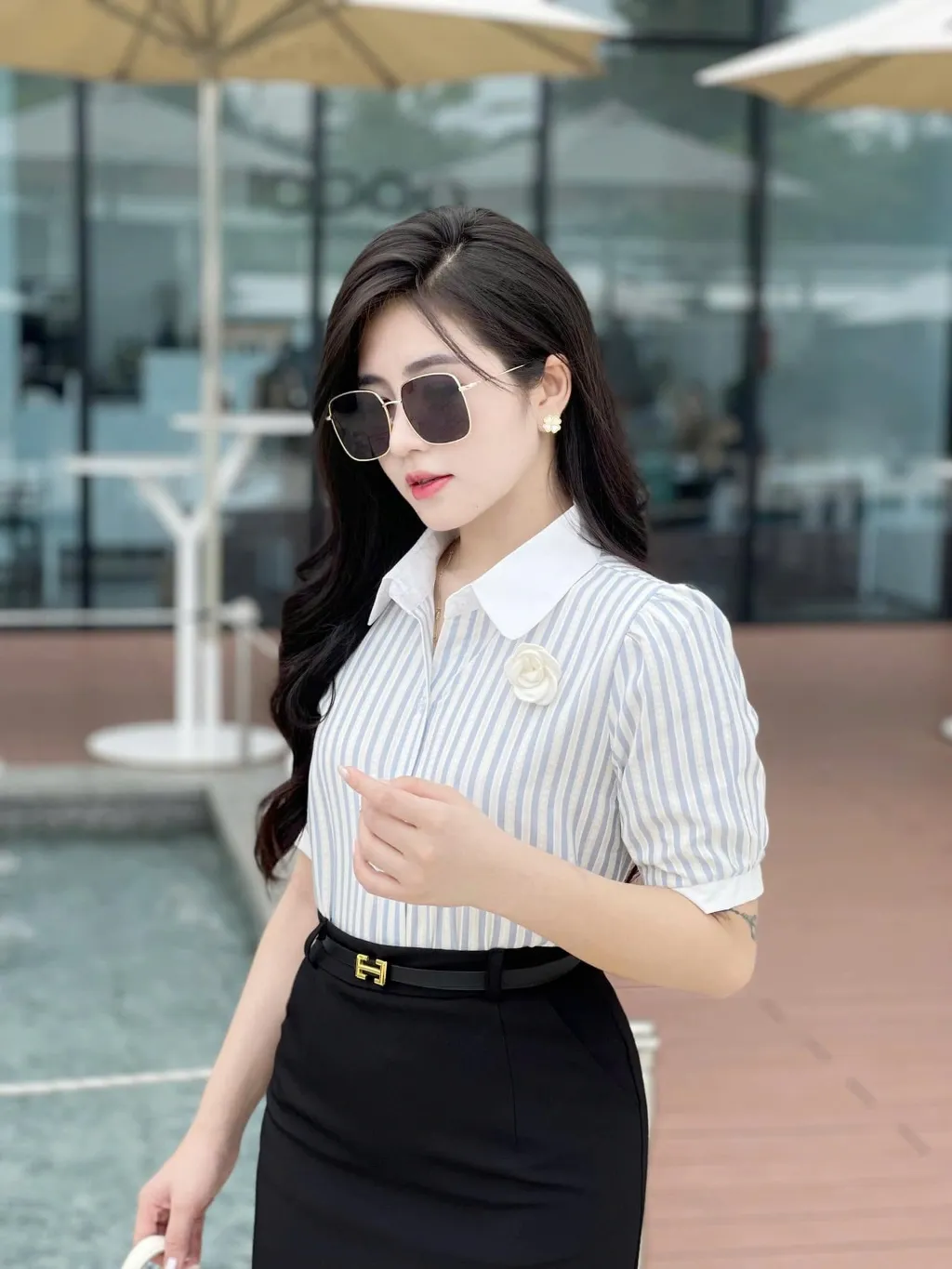Ảnh Áo sơ mi nữ kẻ ngắn tay cổ đức cài hoa  chất vải nhập Hàn Evalover 2