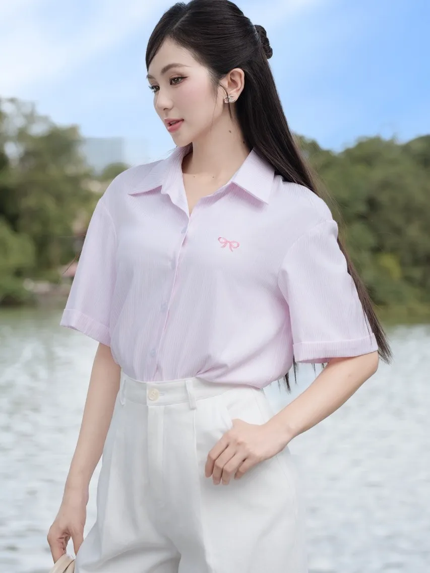 Ảnh Áo sơ mi nữ ngắn tay kẻ sọc hồng pastel thêu nơ vải mềm mịn không nhăn YAME YA436 1