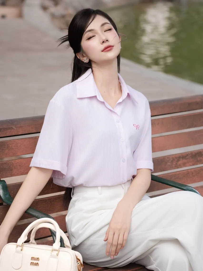 Ảnh Áo sơ mi nữ ngắn tay kẻ sọc hồng pastel thêu nơ vải mềm mịn không nhăn YAME YA436 2