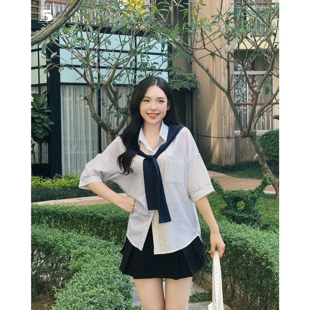 Ảnh Áo sơ mi nữ Twentyfive dáng rộng ngắn tay họa tiết kẻ cổ thủy thủ thắt khăn choàng 4682M 2