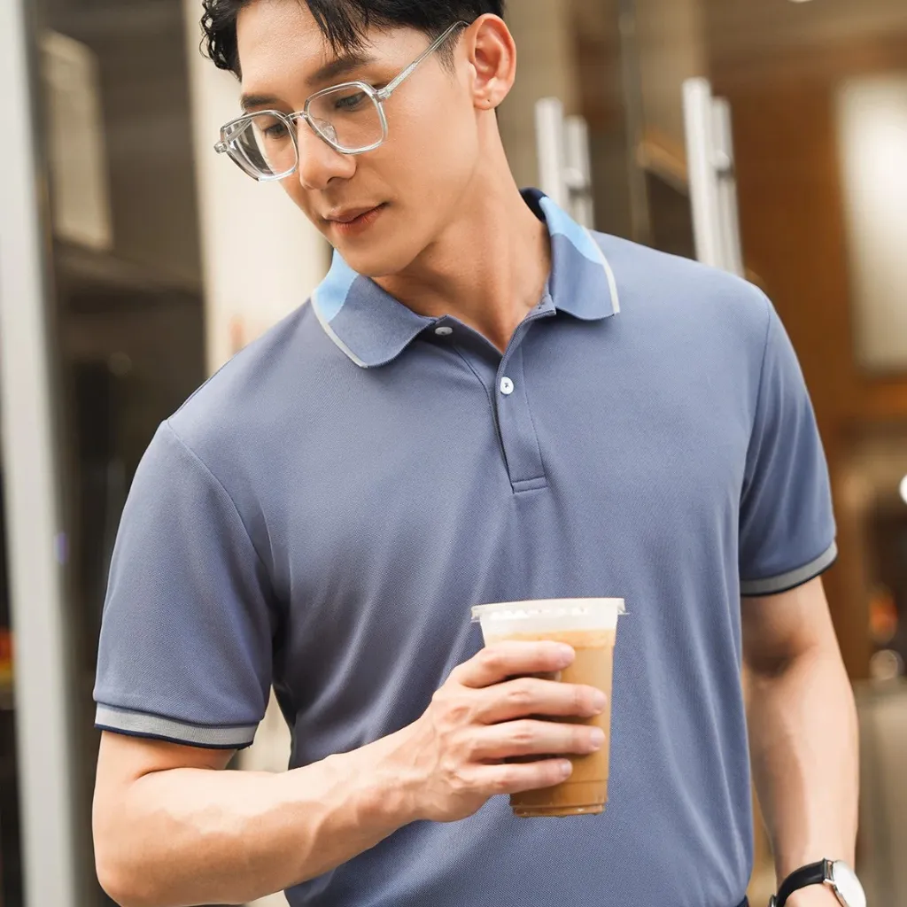Ảnh Áo thun có cổ cộc tay nam Phan Nguyễn, chất liệu cà phê kháng khuẩn, form thoải mái dễ phối APC.211 2
