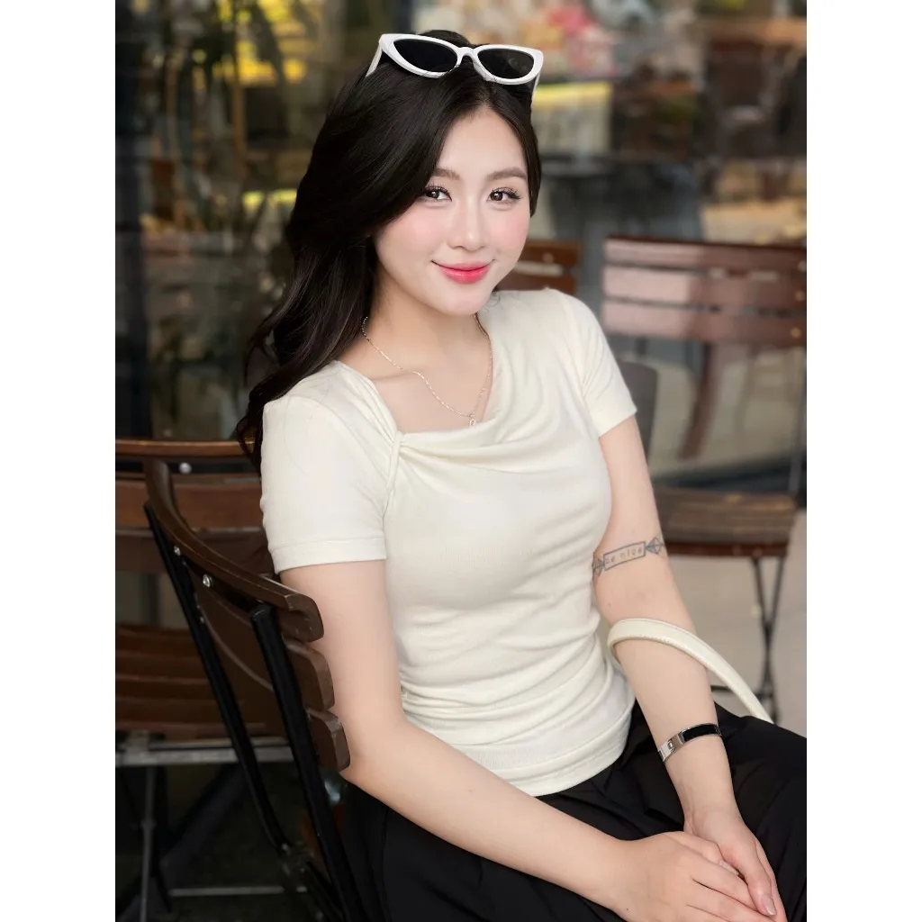Ảnh Áo Thun Nữ Công Sở Nơ Vai Nhún Sườn Thiết Kế Thanh Lịch 275 | Áo Phông Dáng Ôm Mặc Đi Làm, Đi Chơi 2