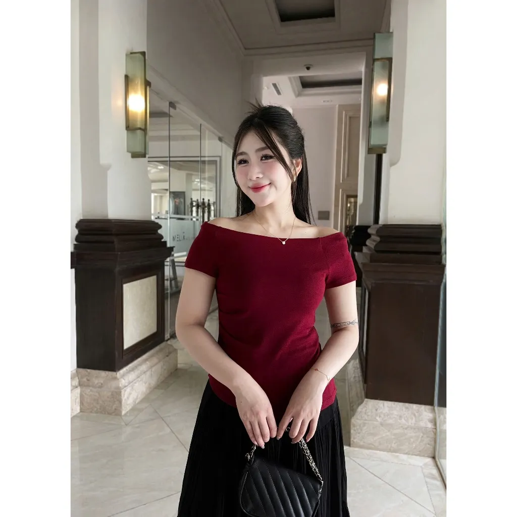 Ảnh Áo thun nữ Evalover mã 276 kiểu dáng ngang vai, chất cotton Nhật co giãn 4 chiều 1
