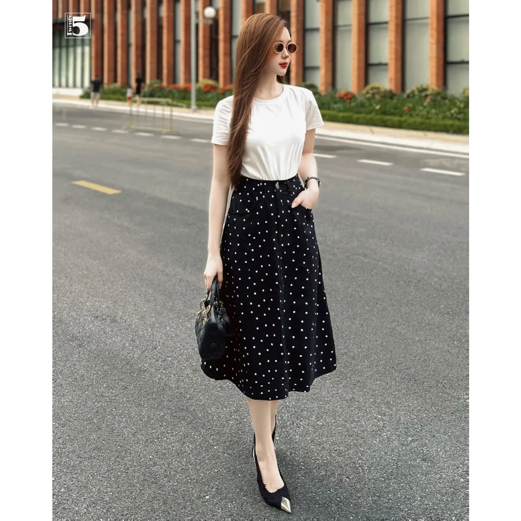 Ảnh Áo thun nữ trơn nhiều màu tay ngắn, dáng ôm vải mềm co dãn nhẹ Twentyfive TL14 4