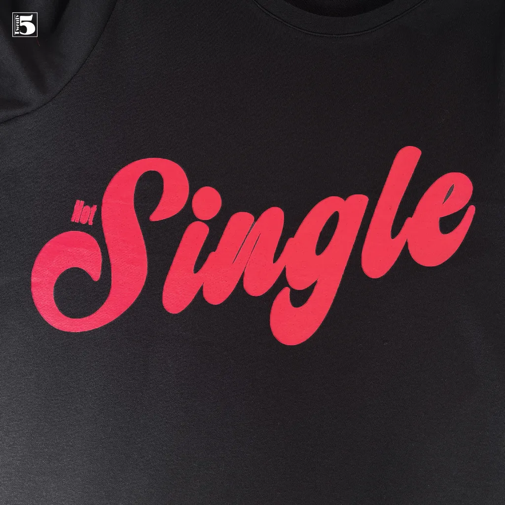 Ảnh Áo thun nữ Twentyfive ngắn tay, in chữ đỏ " Not Single" trước ngực TL41 4