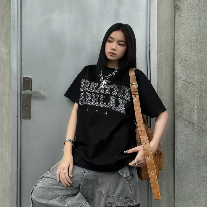 Ảnh Áo Thun SAIGONESE Cổ Tròn Họa Tiết Đính Đá Form Boxy Unisex Nam Nữ 4 Màu 3