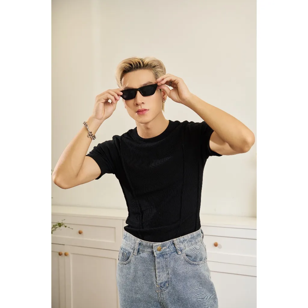 Ảnh Áo Thun Tay Ngắn Xếp Ly Cổ Tròn Thun Cotton Tăm Gân Form Body Thương Hiệu Mr Twins Menswear Top 3