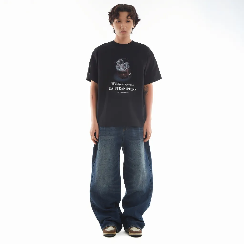 Ảnh Áo Thun Unisex DAPPERANDMORE Golden Whisky Form Rộng Oversize 100% Cotton 250GSM - Black 3