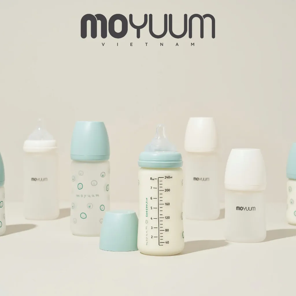 Ảnh Bình sữa Thủy tinh tráng silicon Moyuum - Mẫu xanh - 150ml - Kèm núm 1 3