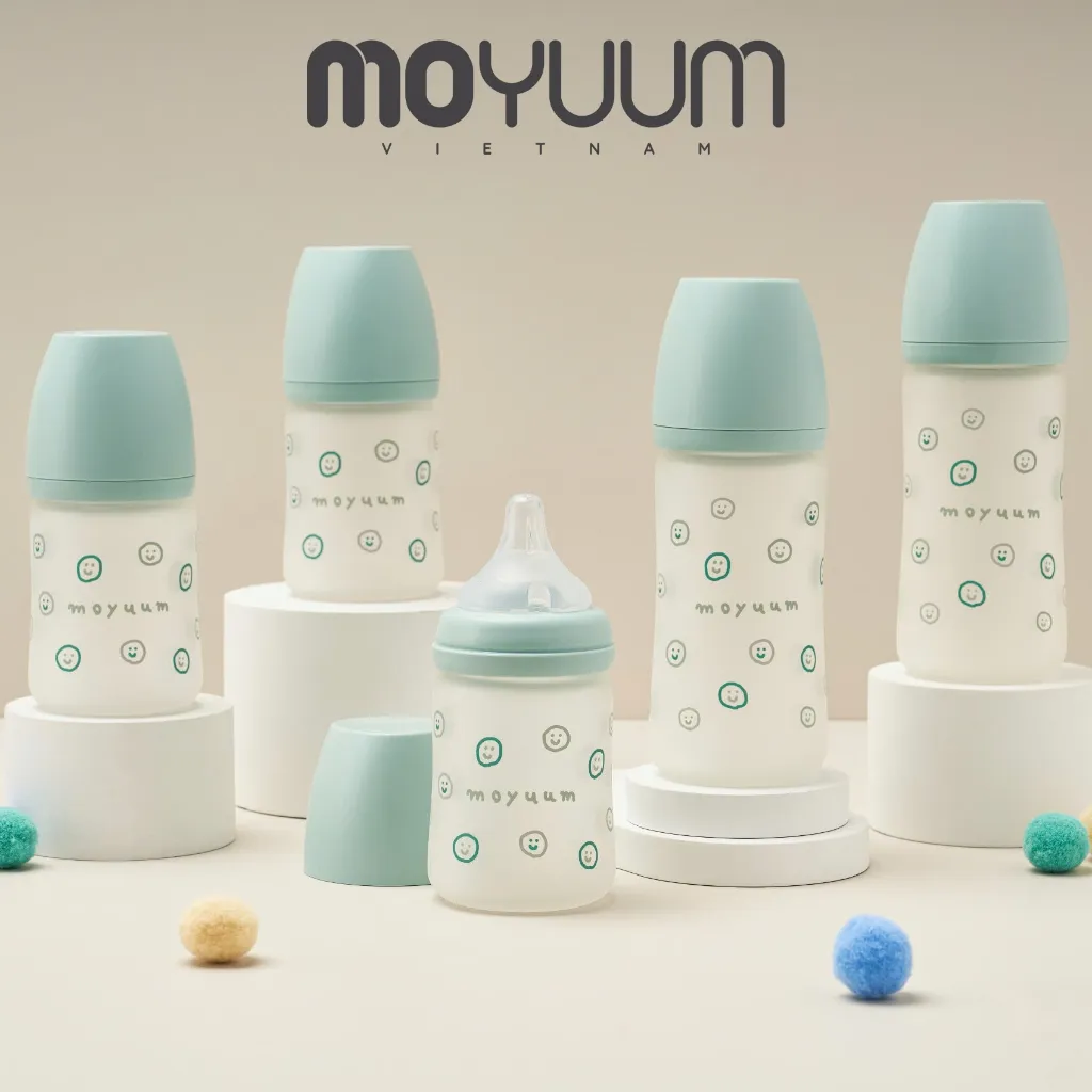 Ảnh Bình sữa Thủy tinh tráng silicon Moyuum - Mẫu xanh - 150ml - Kèm núm 1 4