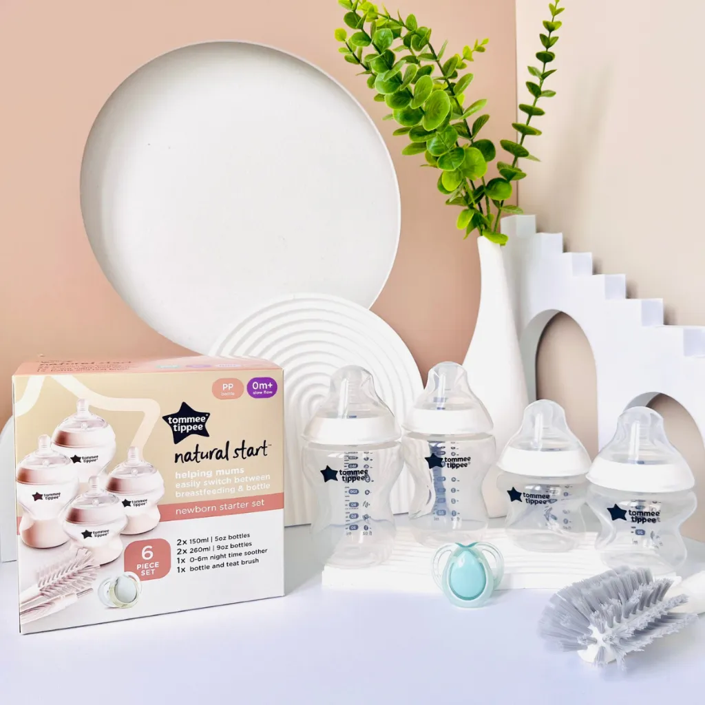 Ảnh Bộ Bình Sữa Sơ Sinh Ty Siêu Mềm Tự Nhiên Tommee Tippee Natural Start 2