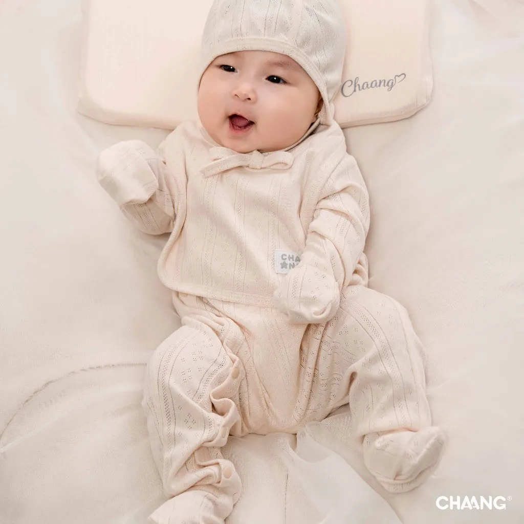 Ảnh Bộ body dài liền tất tích hợp bao tay kèm mũ và yếm Nature cho bé sơ sinh 1