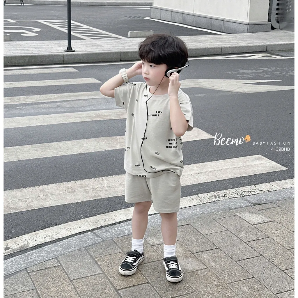 Ảnh Bộ cộc tay in tràn chữ cho bé trai Beemo Chất liệu thun co giãn 4 chiều, thoáng mát, thấm hút mồ hôi B607 1