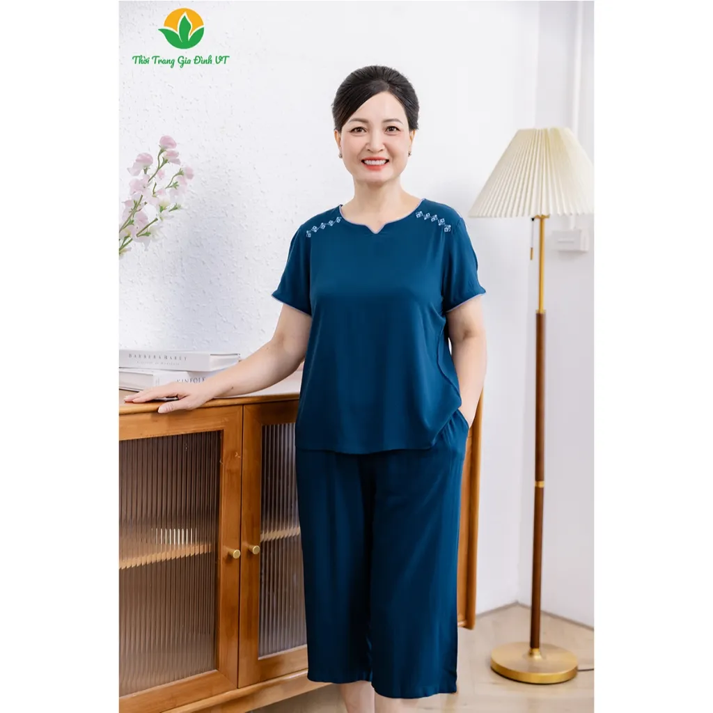 Ảnh Bộ lanh tole  trung niên quần lửng áo cộc tay cổ thêu vai thời trang Việt Thắng - B26.2408 2