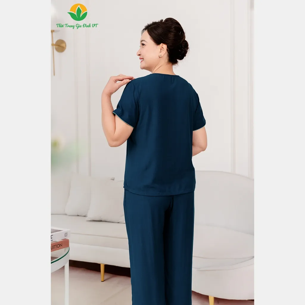 Ảnh Bộ lanh trung niên mặc mùa hè Việt Thắng quần lửng, áo cộc tay cổ V thêu họa tiết - B26.5093 2