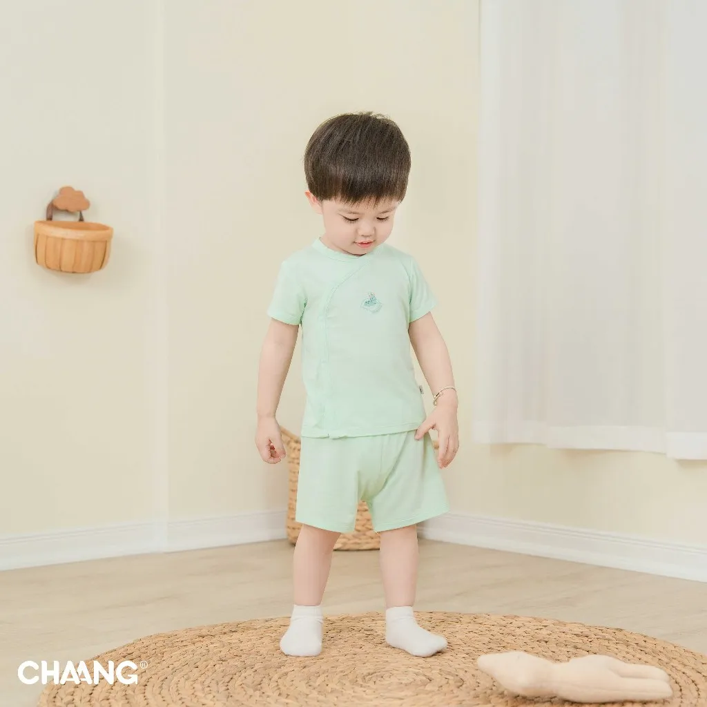 Ảnh Bộ quần áo cộc tay cúc chéo Bloom cho bé gái và bé trai 2