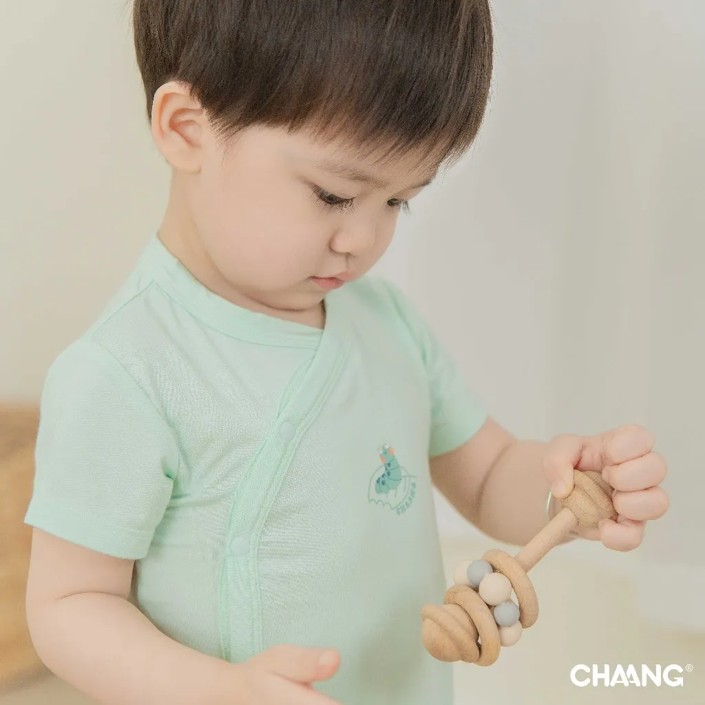 Ảnh Bộ quần áo cộc tay cúc chéo Bloom cho bé gái và bé trai 3