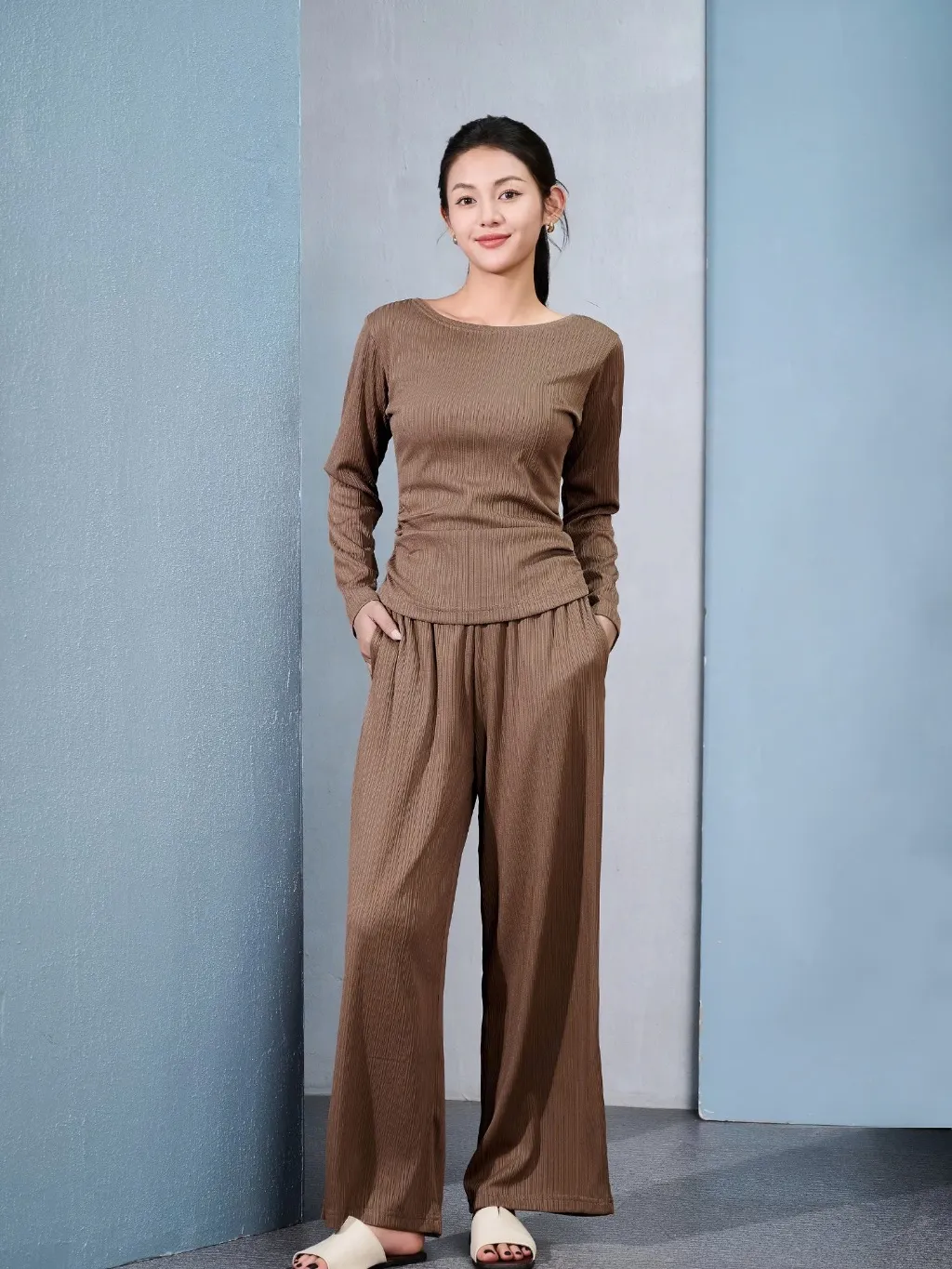 Ảnh Bộ Quần Áo Thu Đông Cổ Thấp Laroma Cho Nữ | Basic - Giữ Ấm - Vải Thơm - Kháng Khuẩn 2