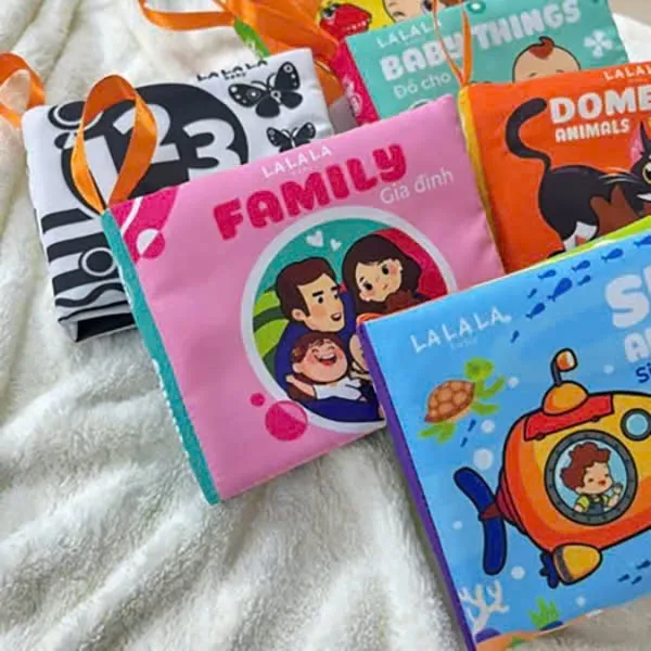 Ảnh Bộ Sách Vải Nhỏ Song Ngữ Bé Yêu Thích Nhất [Chính Hãng Lalala Baby] 2