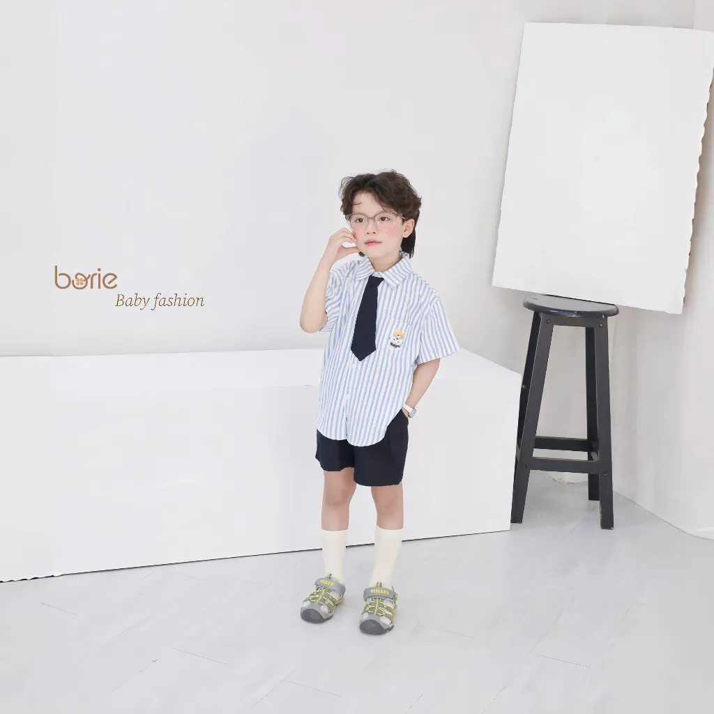 Ảnh Bộ sơ mi cộc tay in hình kèm cavat cho bé trai Borie chất liệu thô vân kẻ thoáng khí lên form cực đẹp A017 3