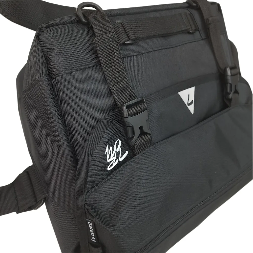Ảnh Cặp nam đeo chéo TROY Jupiter phối nắp size 37x30x13cm đựng laptop 14inch, chất vải bố chống thấm 4