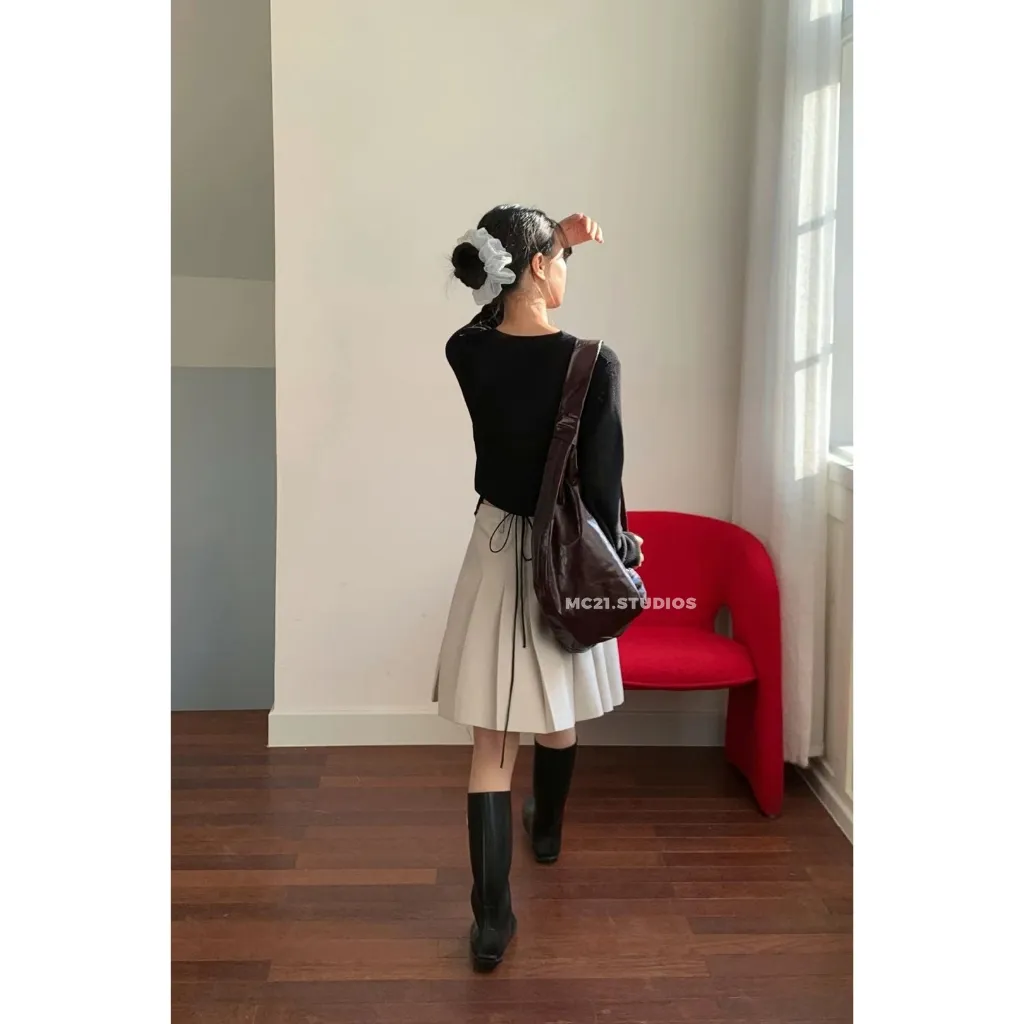 Ảnh Chân váy xếp lí dáng lỡ vải kate hàn lót gió bên trong chất xịn dày dặn MC21.studios v4504 3