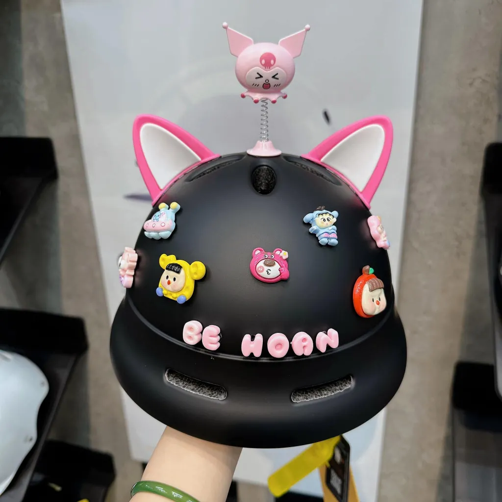 Ảnh Charm Chữ Cái Trang Trí nhiều mầu sắc Mũ Bảo Hiểm, Ốp Lưng , làm đồ DIY, trang trí dép (Kèm Keo Dán) 3