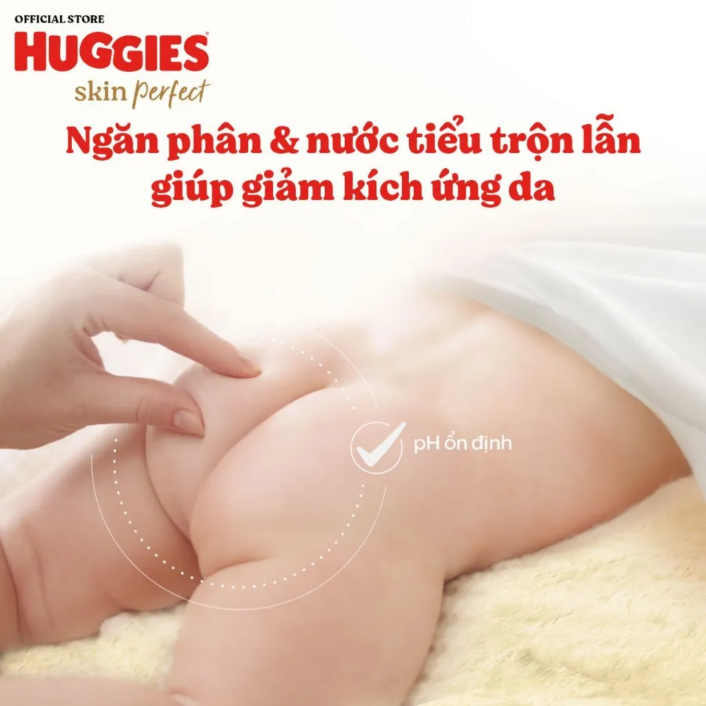 Ảnh Combo 2 Tã/bỉm dán sơ sinh Huggies Skin Perfect S 80+2 miếng với 2 vùng thấm giảm kích ứng da 4