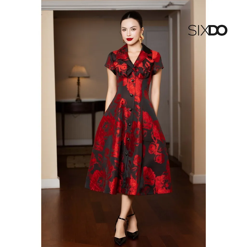 Ảnh Đầm gấm đen hoa đỏ dáng xòe ngắn tay SIXDO (Black Brocade Flared Dress) 1