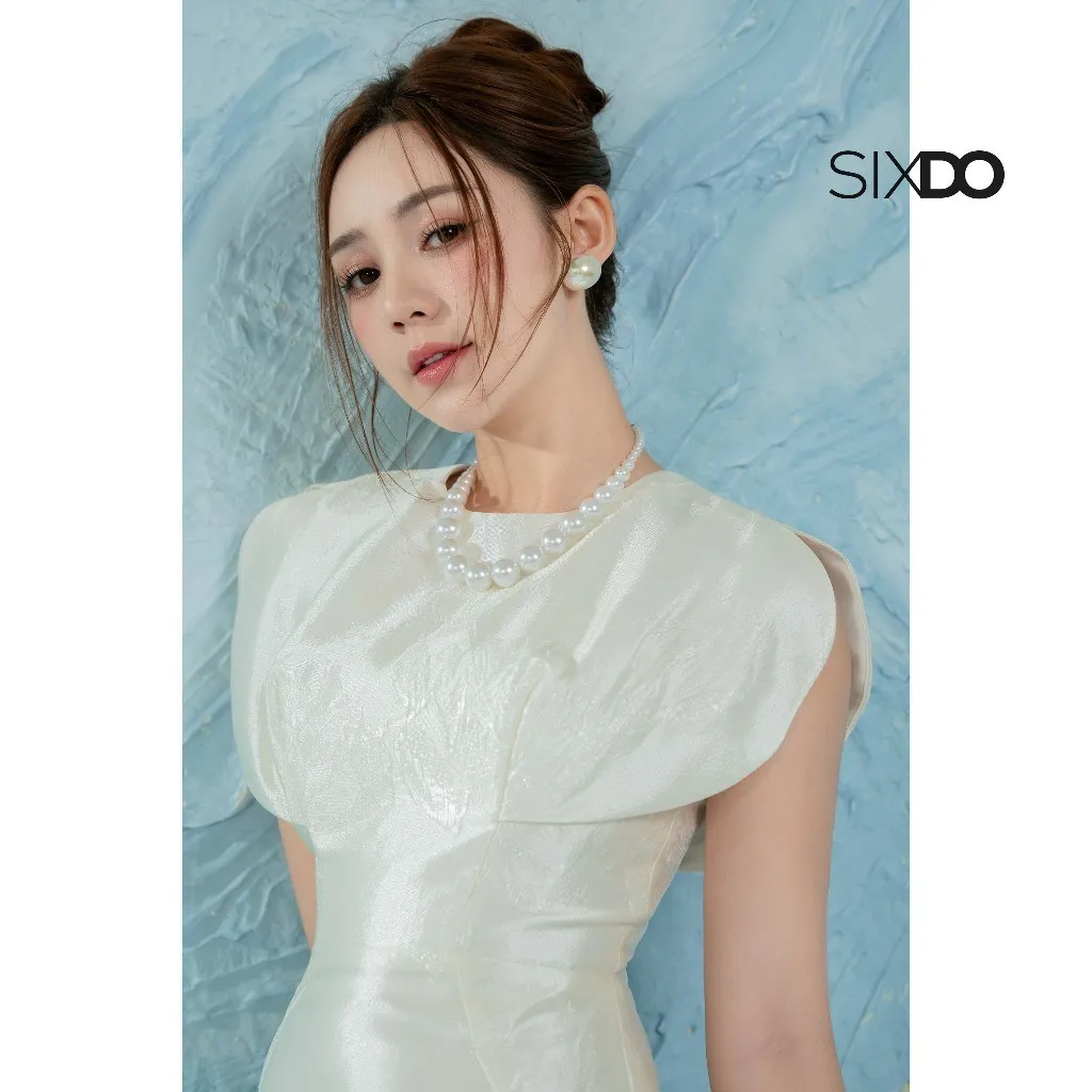 Ảnh Đầm gấm sát nách cánh tay xẻ SIXDO (Off White Brocade Midi Dress) 4