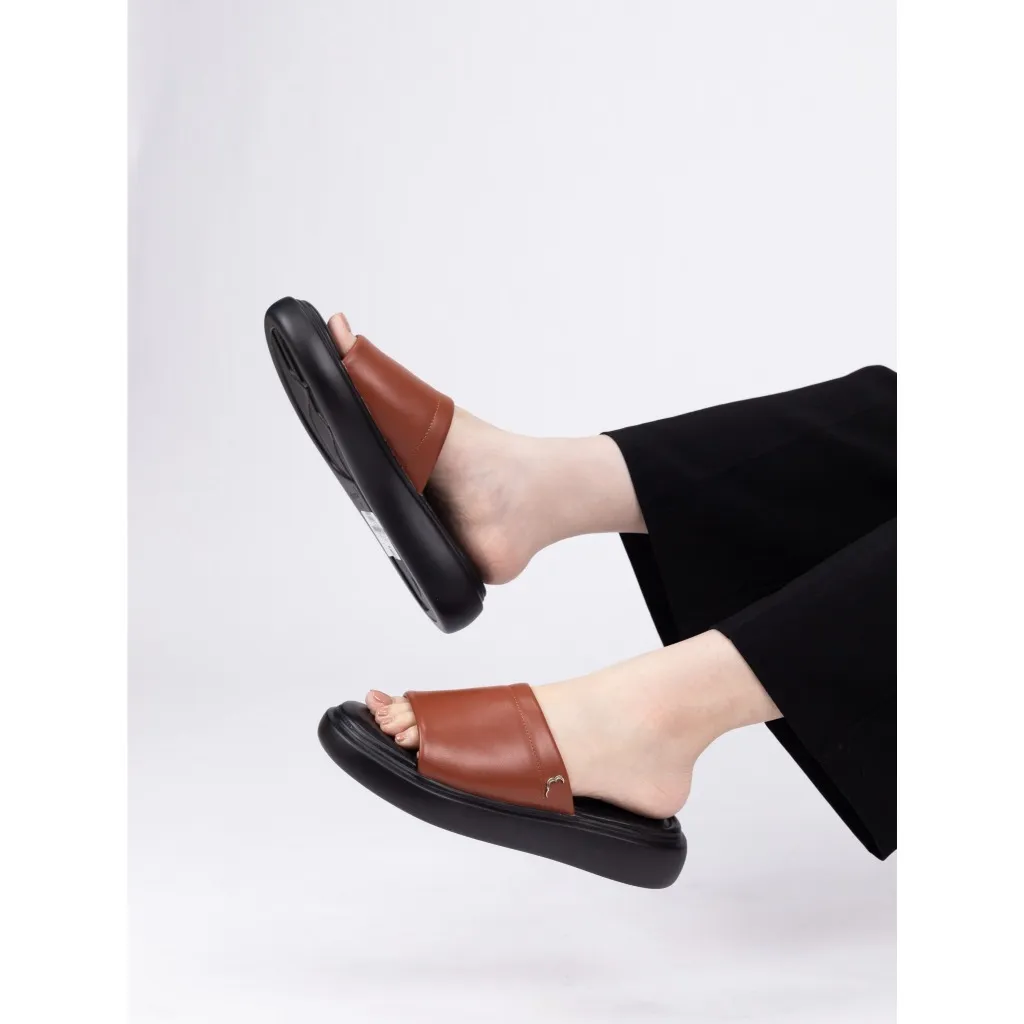 Ảnh Dép Sandal Nữ Kumoo Đế Bánh Mì Trẻ Trung Cá Tính Màu Đỏ SD-KUMO-005-C Dép Da Quai Ngang Thời Trang 4