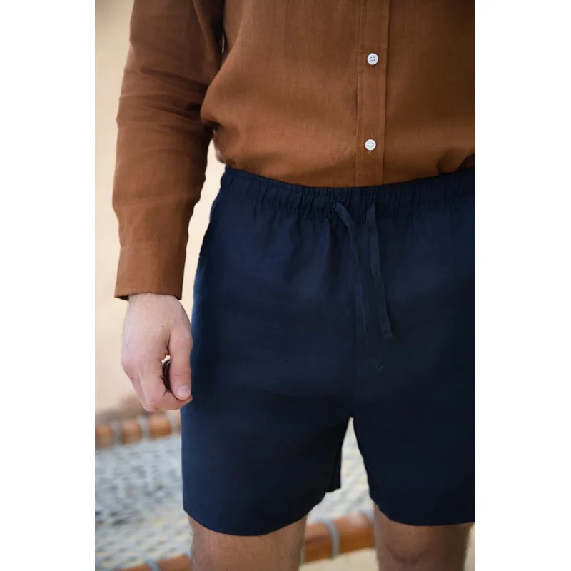 Ảnh DODEP Quần shorts đùi nam 100% linen premium trên gối màu đen, navy 4