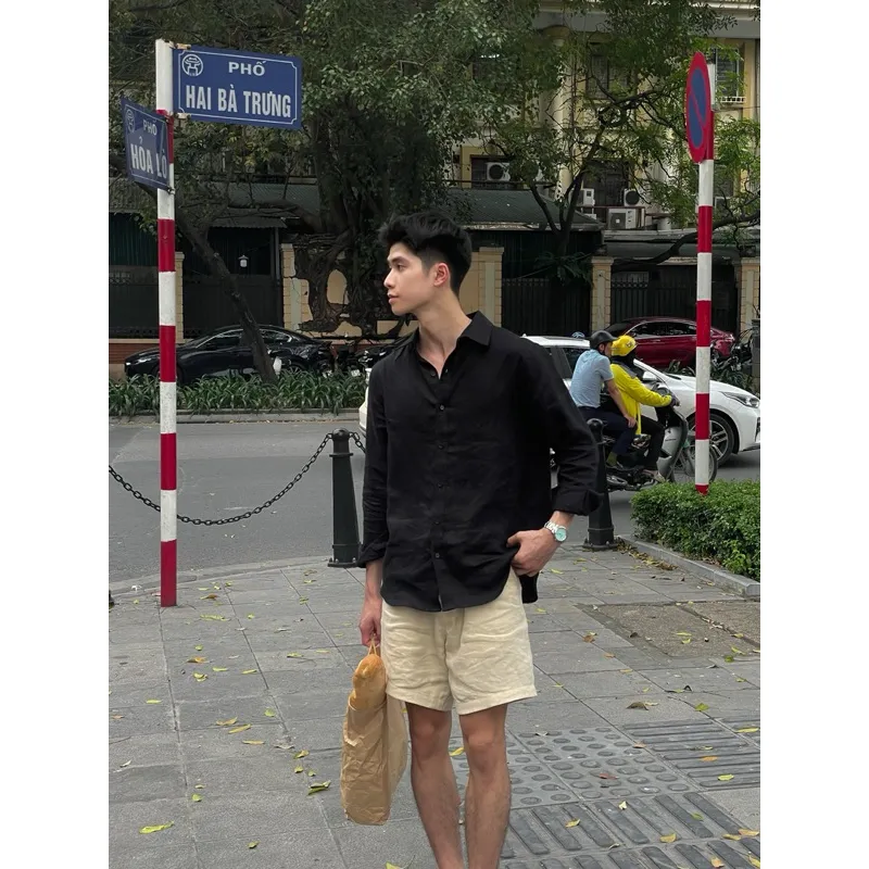 Ảnh DODEP Quần shorts đùi nam linen relaxed fit màu be, đen 2
