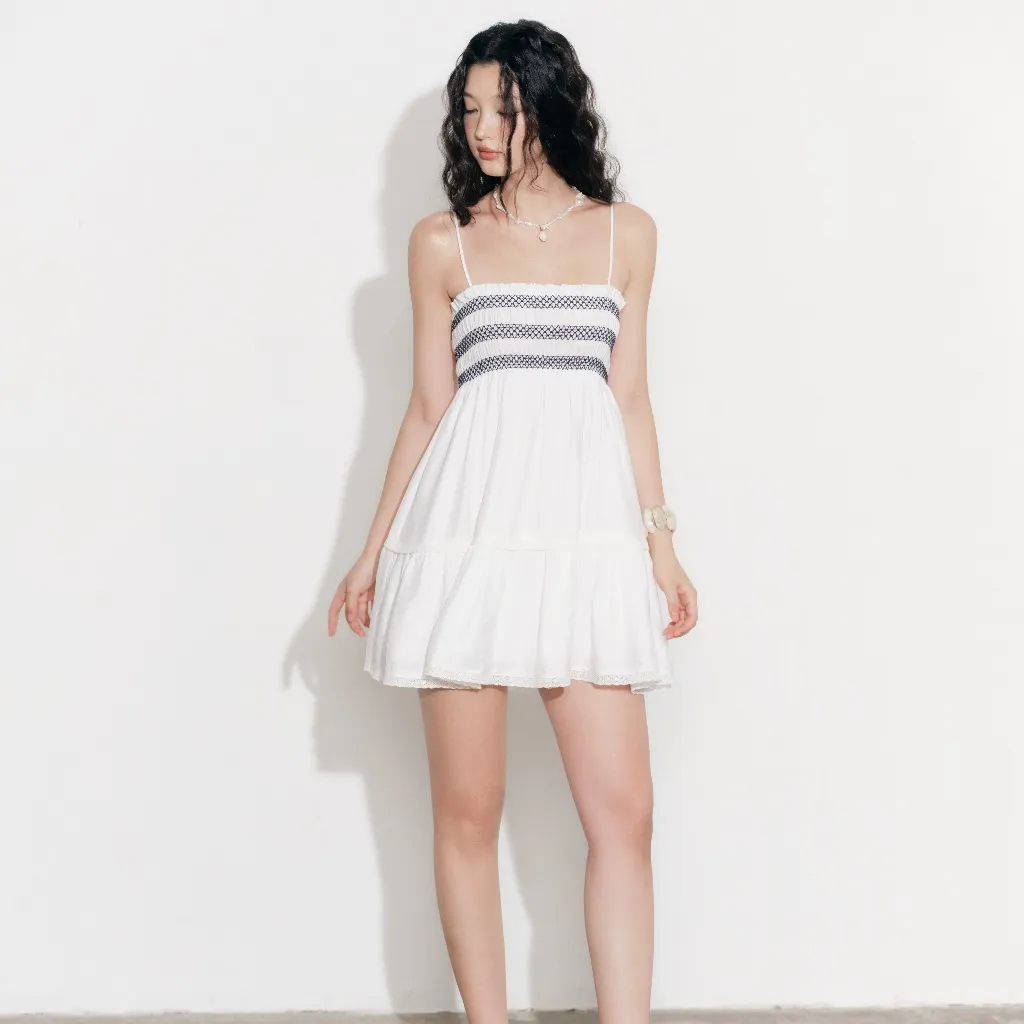 Ảnh DOTTIE - Đầm ngắn chạy smocking trang trí - Trắng - D0697 3
