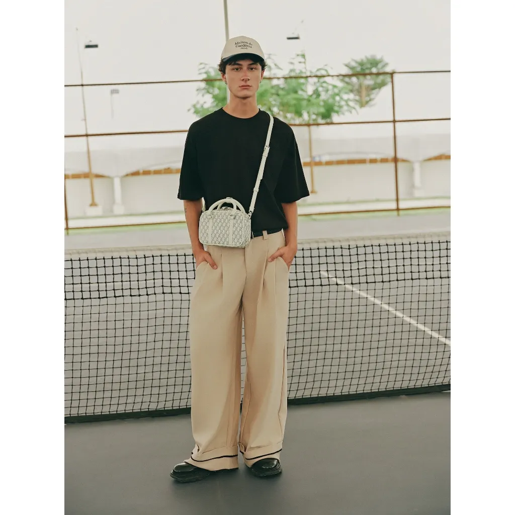 Ảnh DVRK - Áo Thun Trơn Basic Boxy Fit Thêu Logo Màu Đen-DVRK-24FW 4