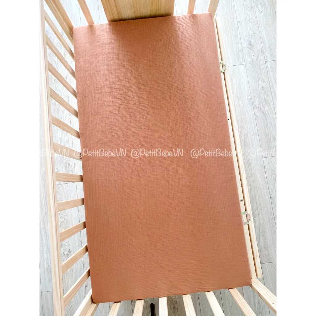 Ảnh Ga bọc nệm cũi 62x114cm cho bé PETIT BEBE muslin bo chun màu trơn 4