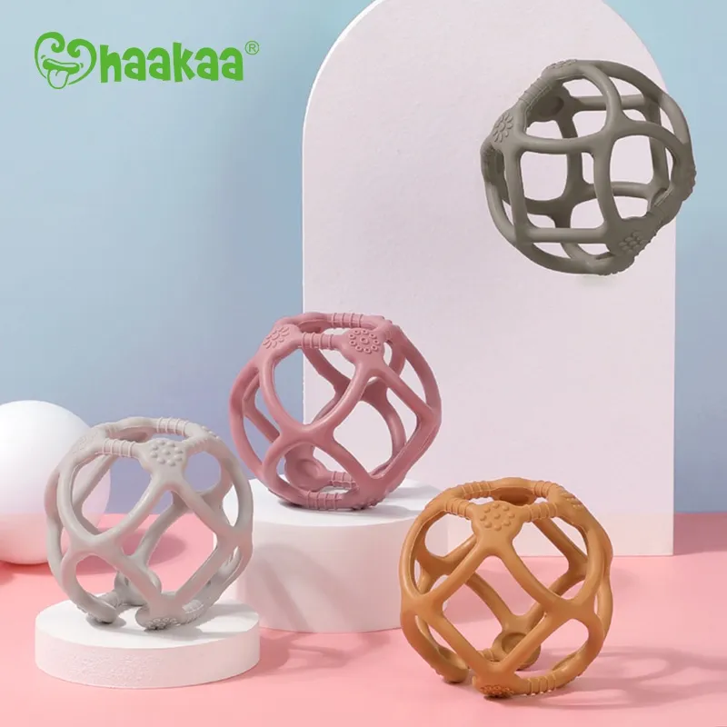 Ảnh Gặm nướu silicone hình quả bóng Haakaa, Nhiều màu sắc, hỗ trợ bé quá trình mọc răng 3