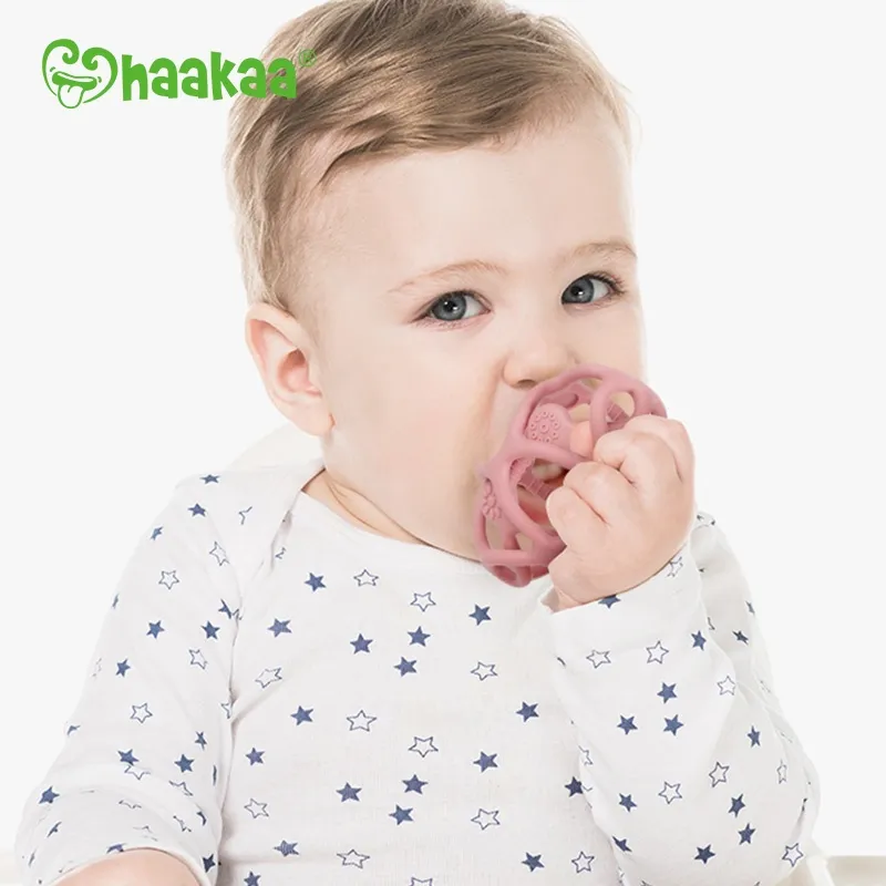 Ảnh Gặm nướu silicone hình quả bóng Haakaa, Nhiều màu sắc, hỗ trợ bé quá trình mọc răng 4
