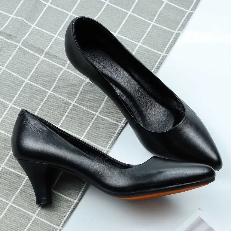 Ảnh Giày cao gót nữ 5p da bò thật đế vuông mũi nhọn LUNASHOES 5702 mềm êm chân màu đen bảo hành 2 năm 2