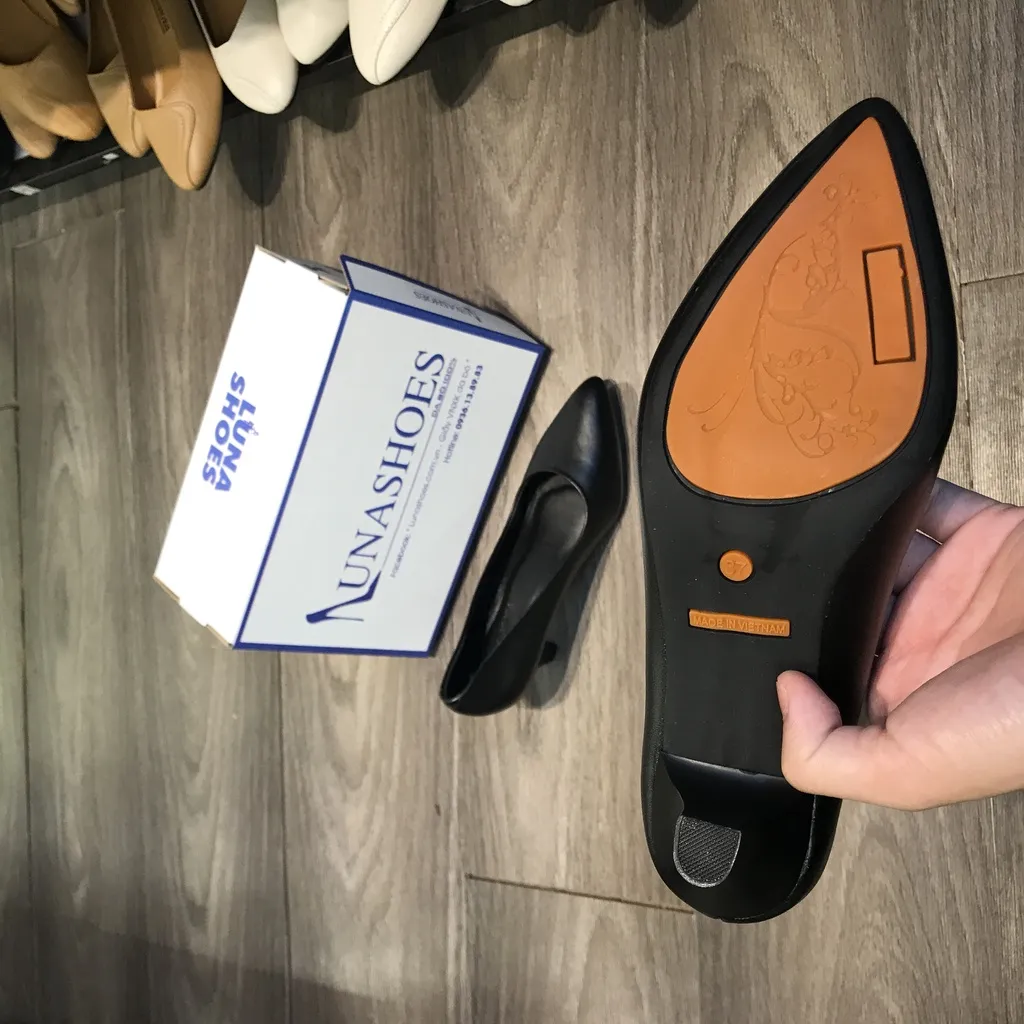 Ảnh Giày cao gót nữ 5p da bò thật đế vuông mũi nhọn LUNASHOES 5702 mềm êm chân màu đen bảo hành 2 năm 3